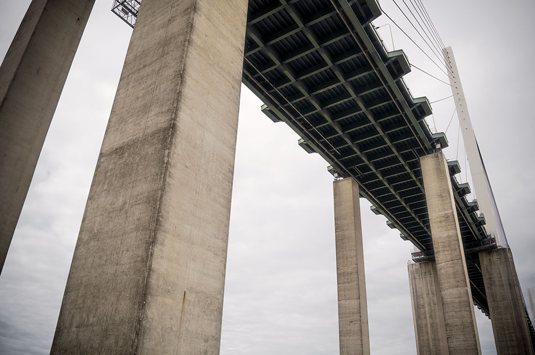 QE2 Bridge